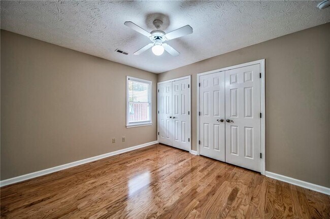 Building Photo - 215 Arbor Wy