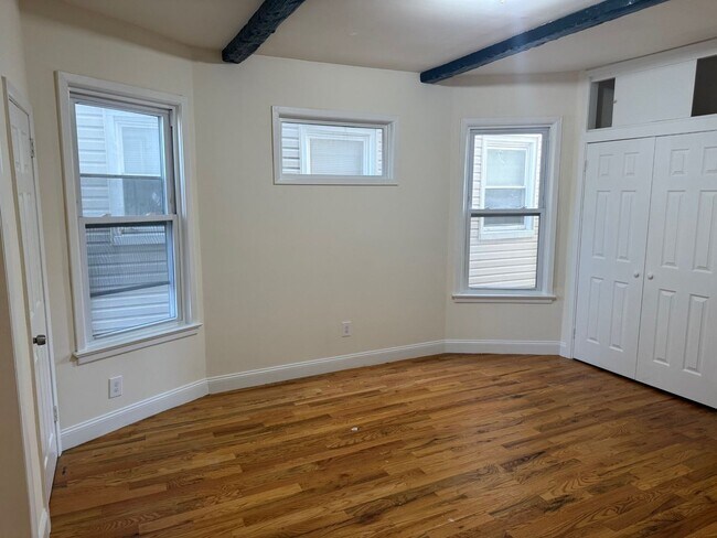 Building Photo - 165 N Oraton Pkwy