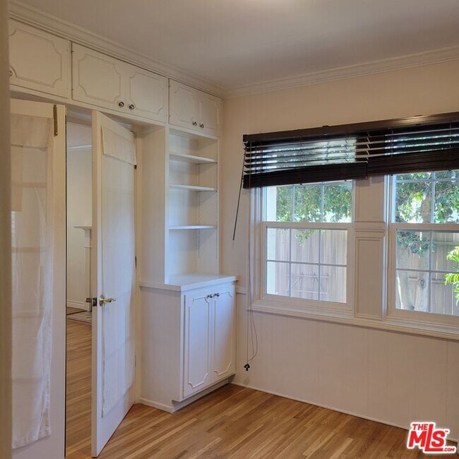 Building Photo - 2781 N Bellflower Blvd