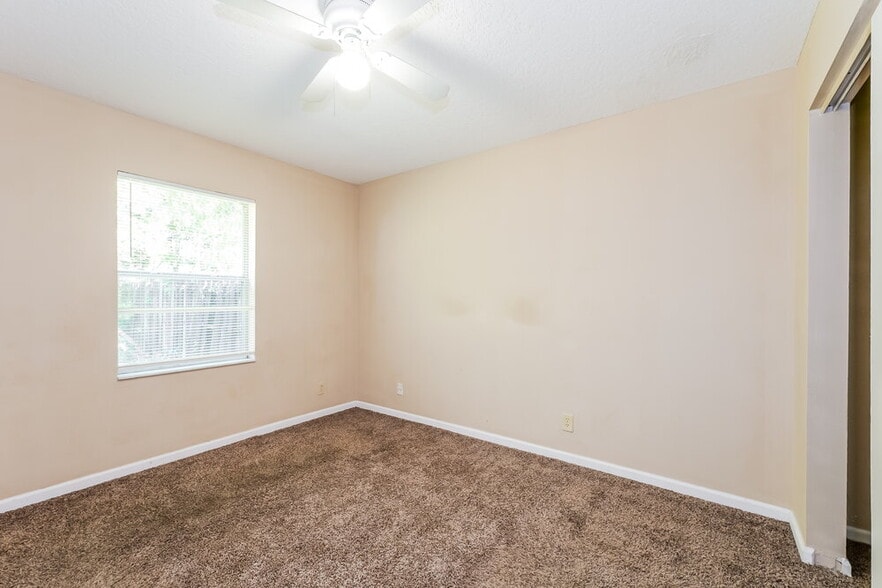 Building Photo - 5141 Willow Pond Rd W