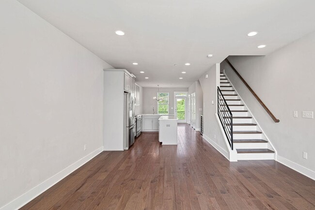Building Photo - Like New Townhome Ready for Immediate Move-In!!! Bryant Park in West End