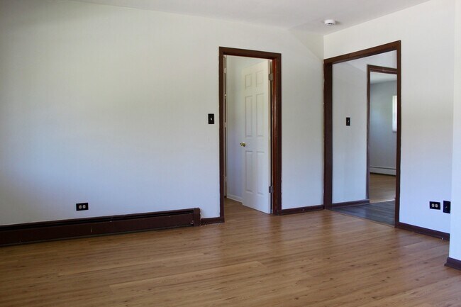 Building Photo - 321 South Ave