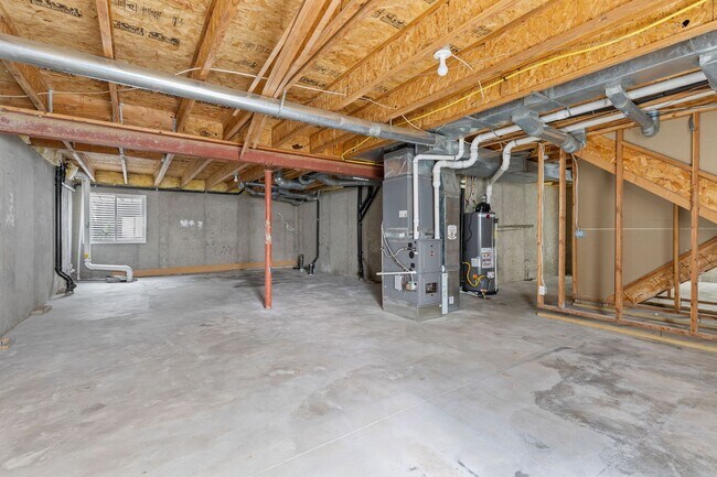 Building Photo - 2021 Falcon Ridge Dr