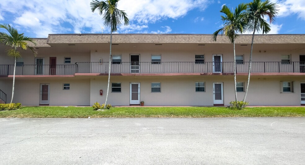 Building Photo - 200 Bonnie Blvd