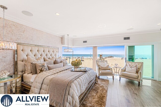 Building Photo - Stunning Beach House located on Newport Beach Boardwalk- 30+ Day Rental!