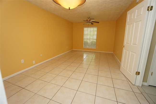 Building Photo - 16614 Cairnway Dr