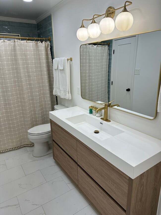 Building Photo - 4702 Apple Tree Dr