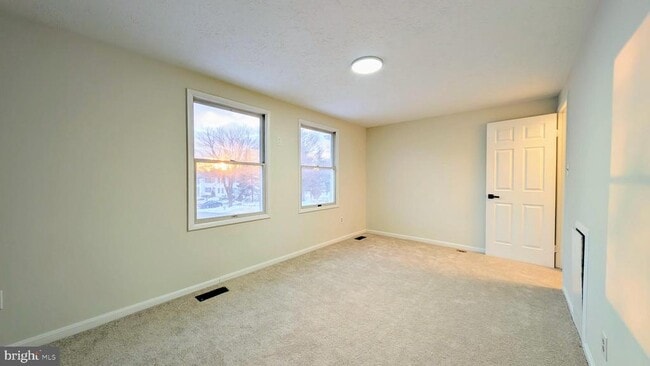 Building Photo - 11181 Captain's Walk Ct