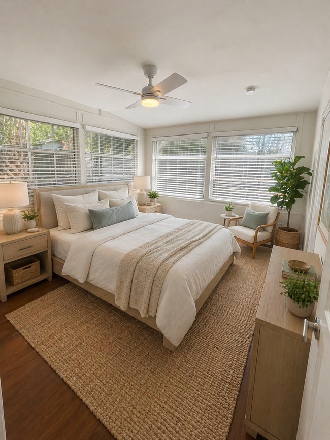 Building Photo - 3 BED/1 BATH, AVAILABLE NOW!