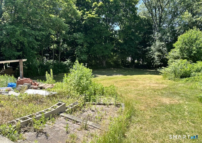 Building Photo - 225 Battis Rd