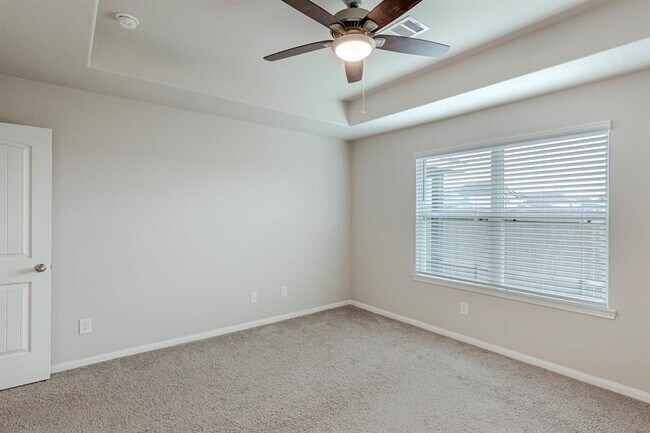 Building Photo - 4922 Blue Jacaranda Wy