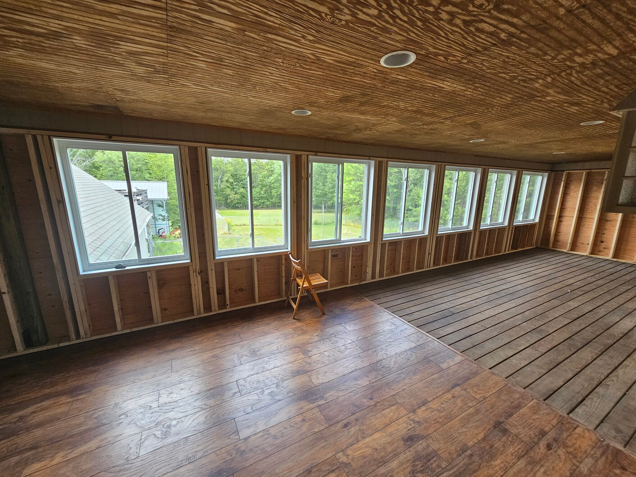 Building Photo - 585 High St