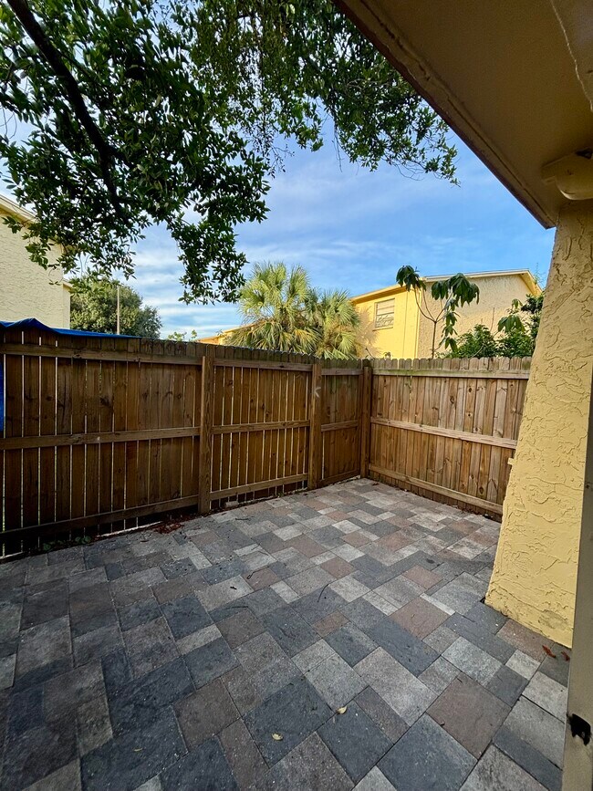 Building Photo - 7539 Abonado Rd