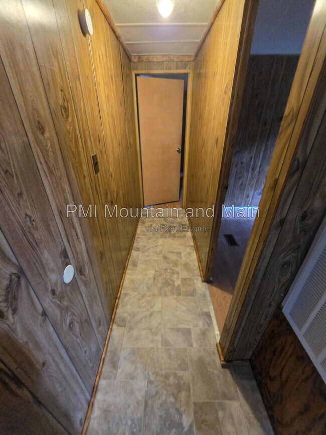 Building Photo - 5 Misty Mountain Way