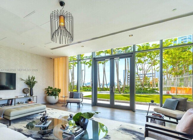 Building Photo - 480 NE 31st St