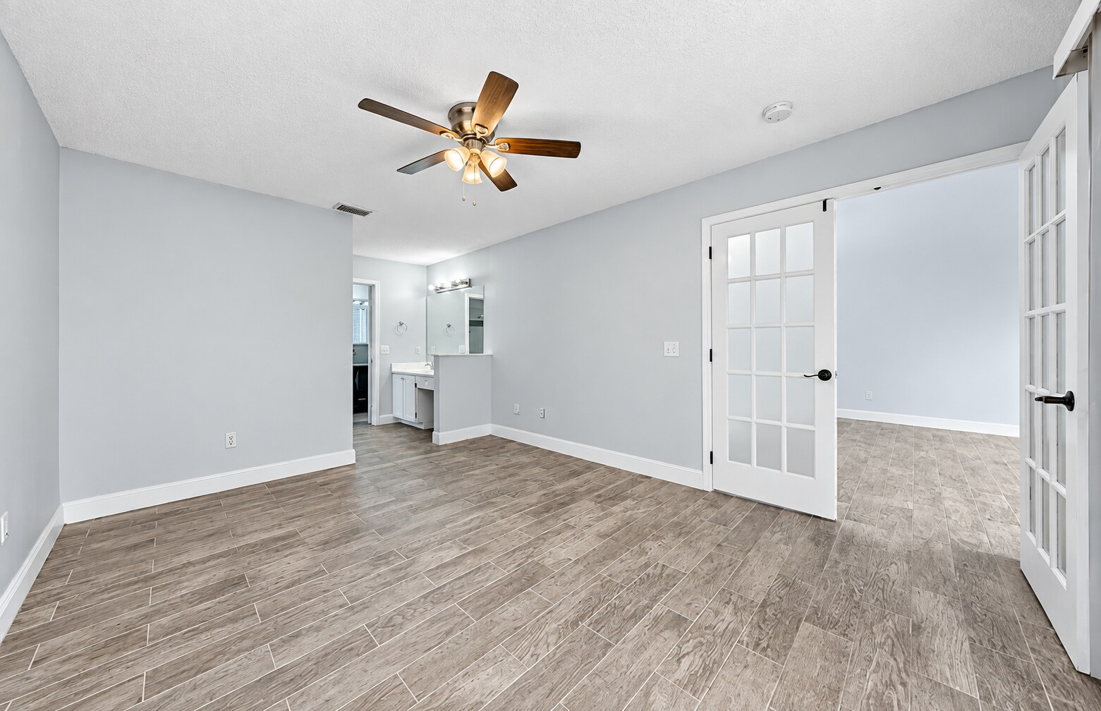 Building Photo - 4012 Palm Bay Cir