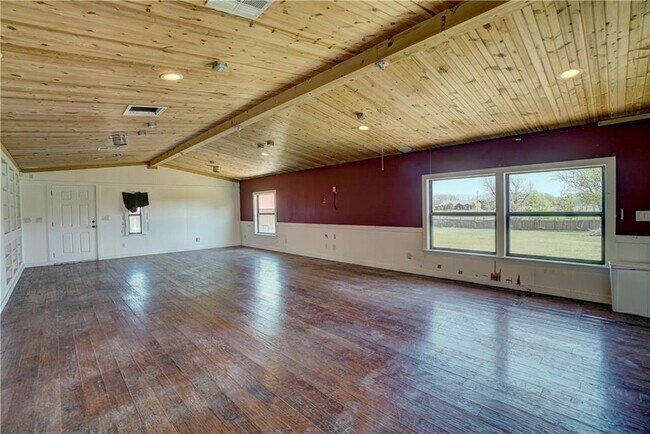 Building Photo - 980580 S Hwy 99