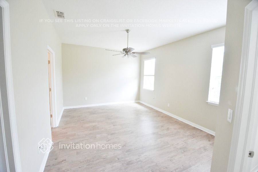 Building Photo - 15634 Starling Water Dr