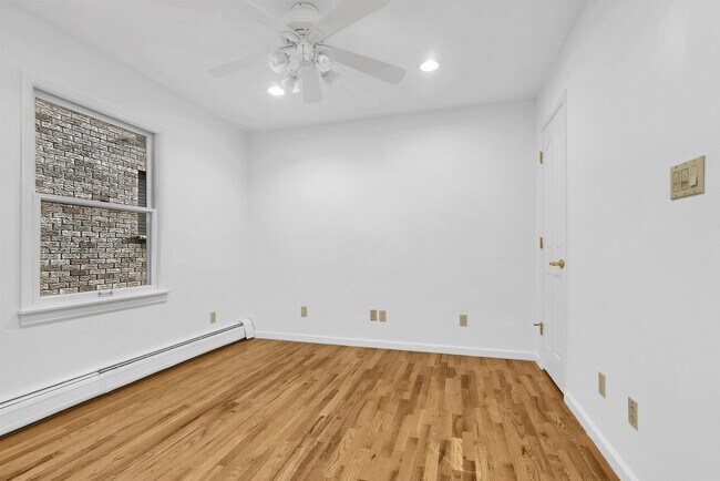 Building Photo - 234 Cliff St