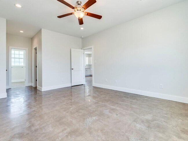 Building Photo - 500 Harmon Hills Cove