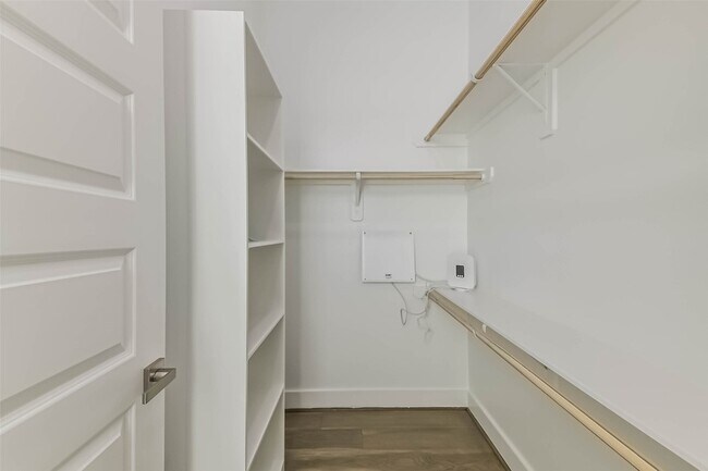 Building Photo - 308 Queen Sude Ln