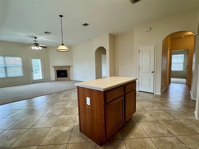 Building Photo - 1692 Amberwood Loop