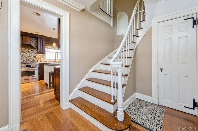 Building Photo - 353 Old Mamaroneck Rd