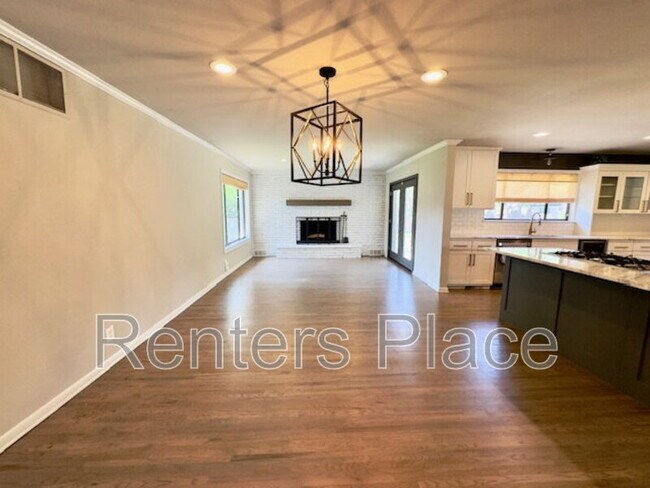 Building Photo - 4051 E 46th Pl