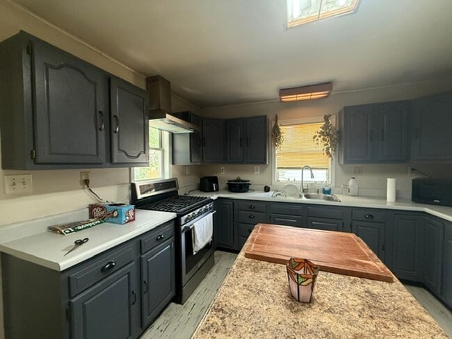 Building Photo - Inviting 2 Bed, 1 Bath Home in Peaceful Urbana Neighborhood