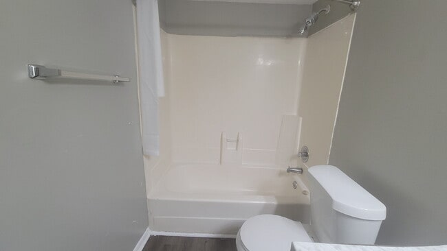 Building Photo - 906 Candlewood Dr NW