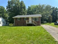 Building Photo - 240 E Davidson Ave
