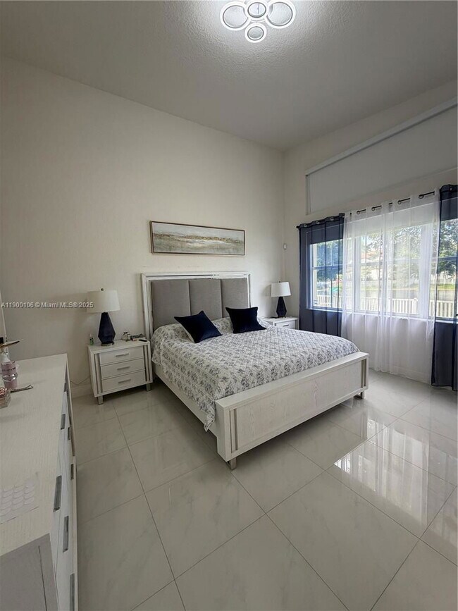 Building Photo - 2330 SW 132nd Wy