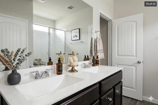 Building Photo - 110 Mooncoin Dr