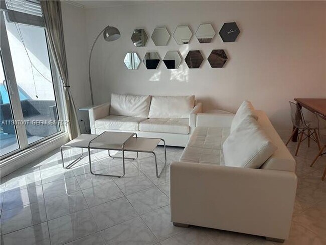 Building Photo - 2301 Collins Ave