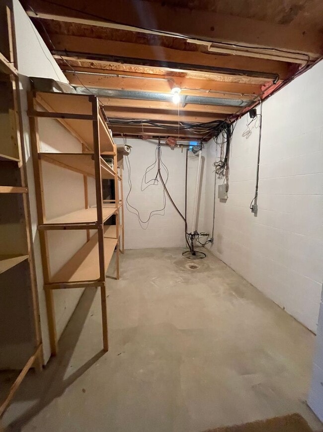 Building Photo - 17116 I St