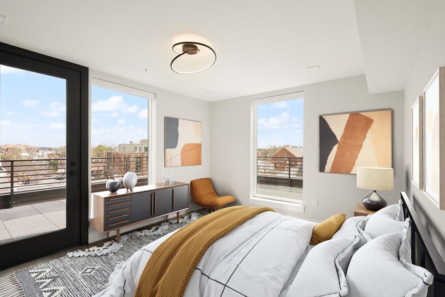 Building Photo - 701 N Henry St