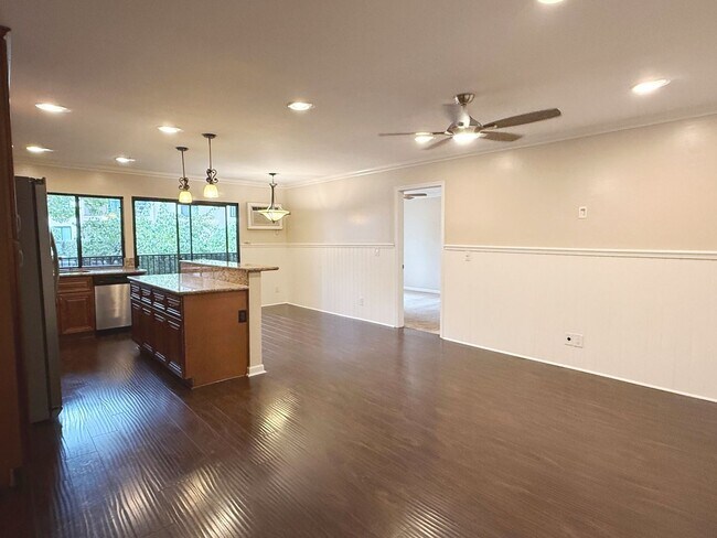 Building Photo - Beautiful 2 bedroom, 2 full bath condo in ...