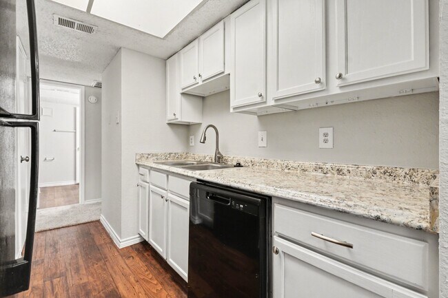 Building Photo - 3603 W Northgate Dr