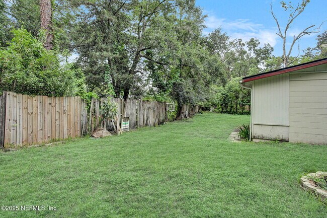 Building Photo - 7063 Wonderland Ct