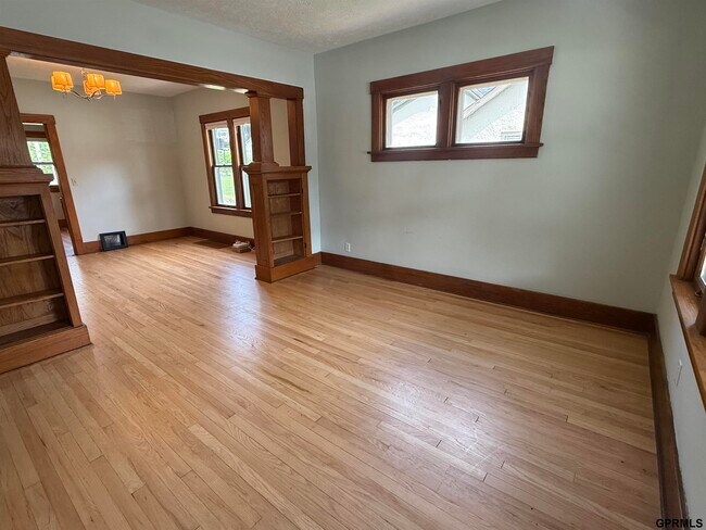 Building Photo - 824 N 47th St