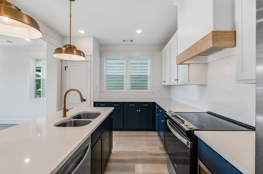 Building Photo - 153 Oasis Dr