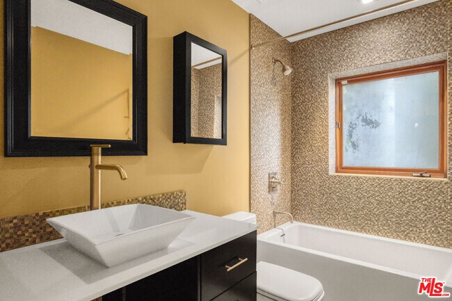 Building Photo - 1929 N Curson Ave