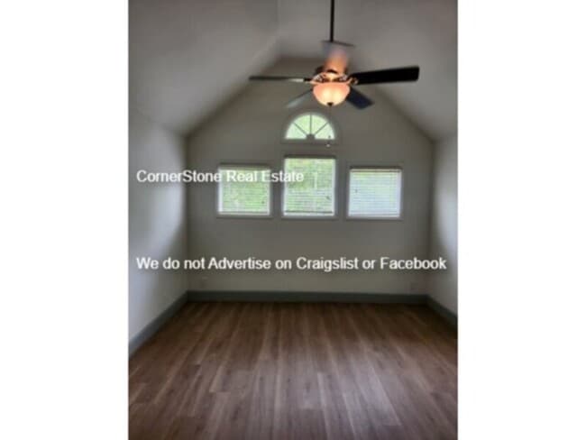 Building Photo - 726 Victorian Pl