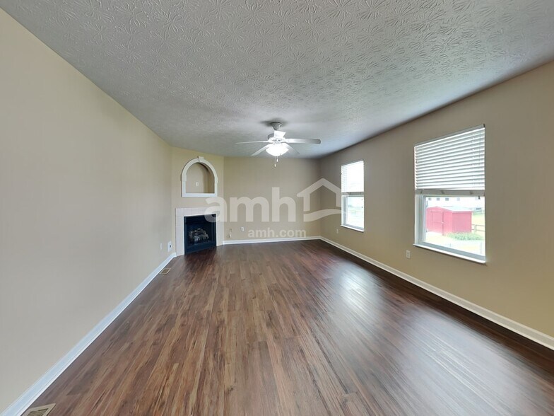 Building Photo - 279 La Salle Ct