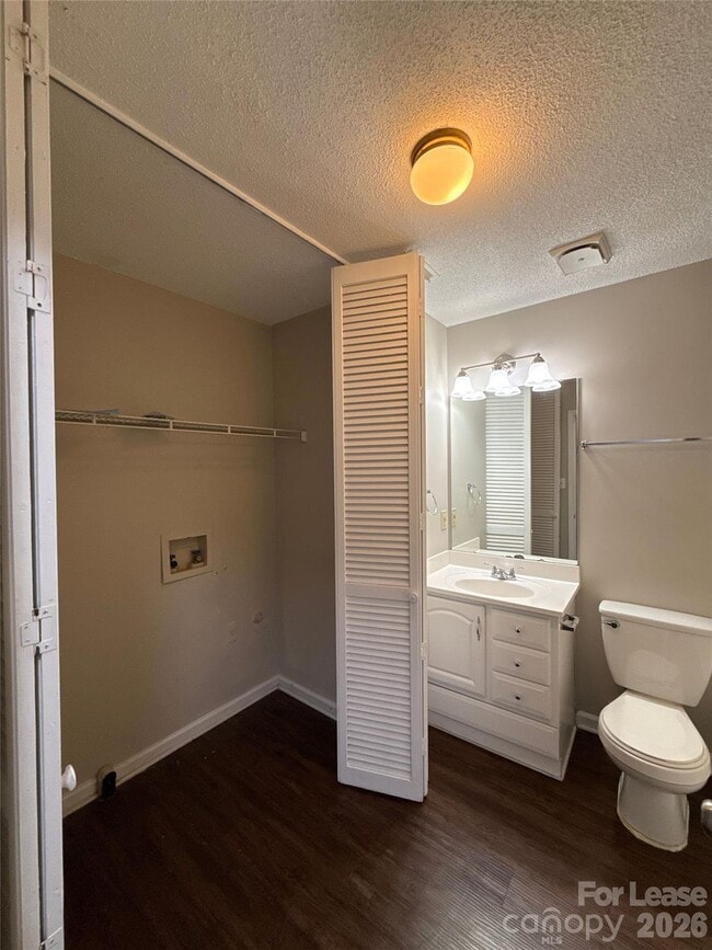 Building Photo - 5919 Hunters Crossing Ln