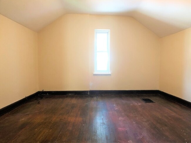 Building Photo - 1851 Capital Ave