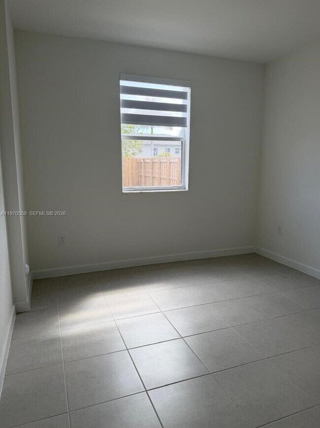 Building Photo - 2638 SE 9th St