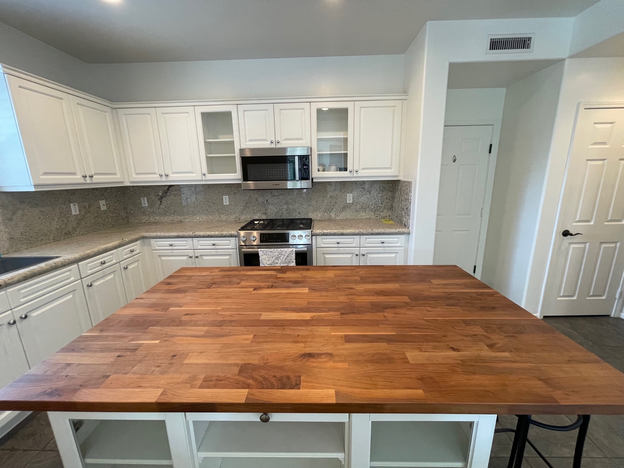 Building Photo - 3351 Via Trentino