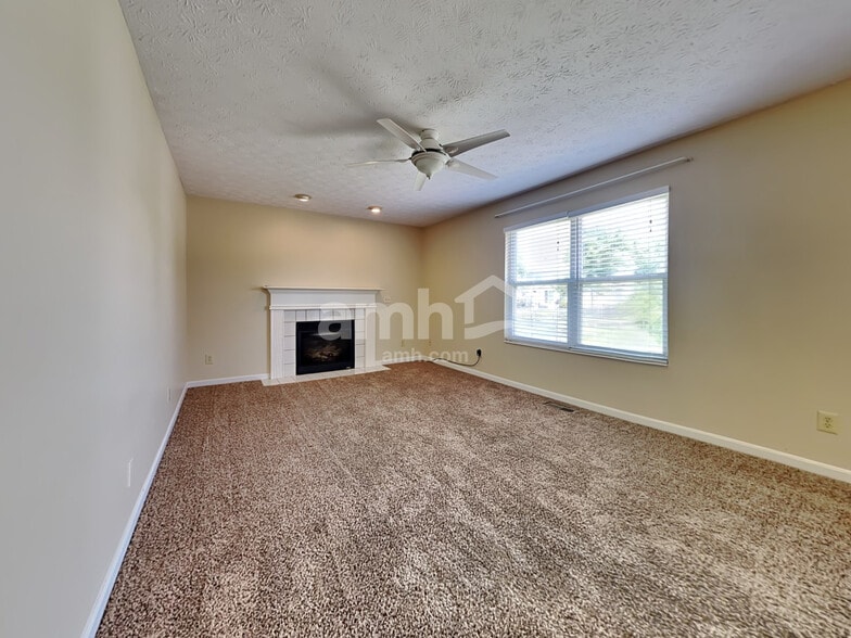 Building Photo - 229 Triple Crown Dr