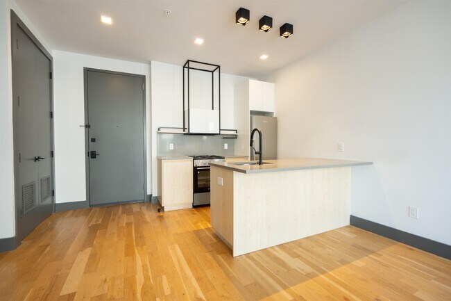 Building Photo - 424 Arlington Ave